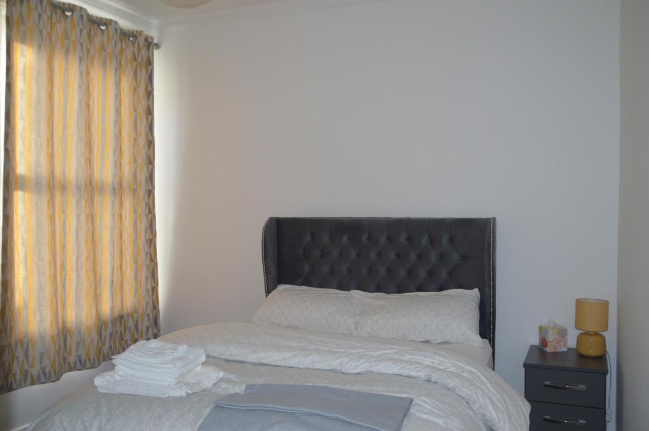 Two Bedroom Apartment In London Eksteriør billede